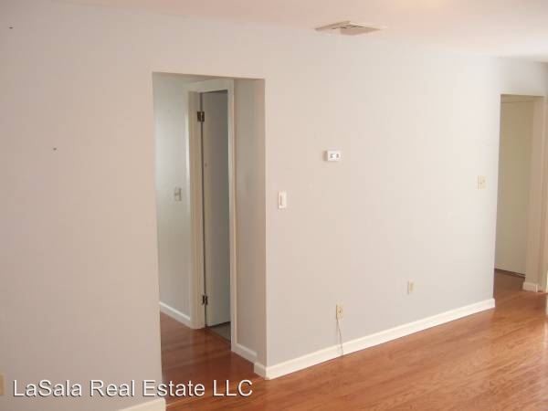 Building Photo - 3 br, 2.5 bath House - 8 Clemens Ct