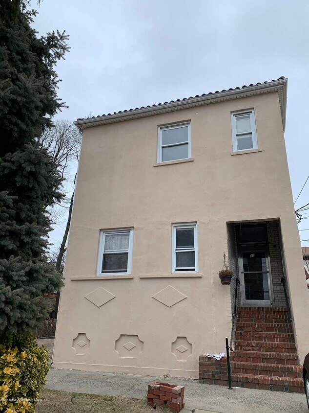 Primary Photo - 31 Florida Ave