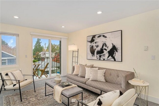 Building Photo - 2bd/1ba Seattle Condo