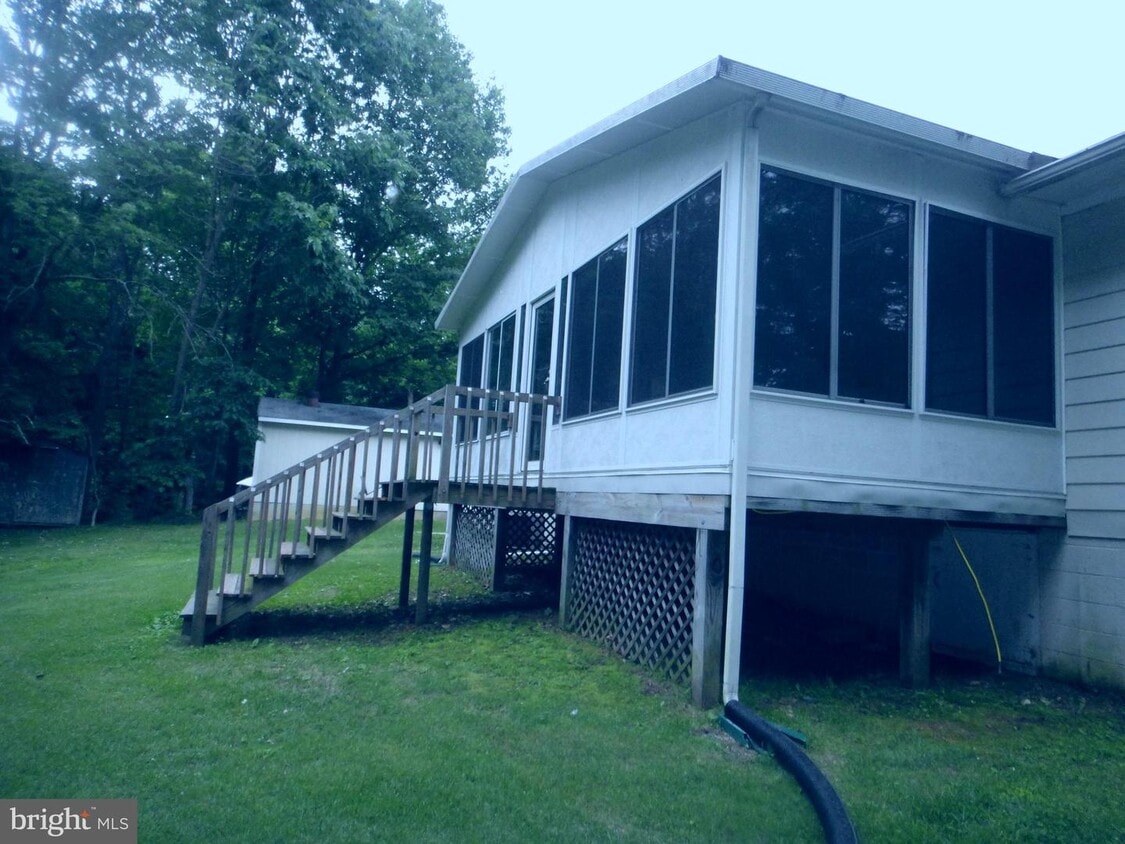 Building Photo - 2145 Kings Landing Rd