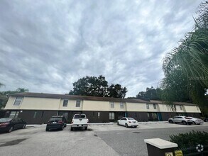 Building Photo - 960 Highland St