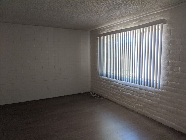 Foto del edificio - 4547 E Bellevue St