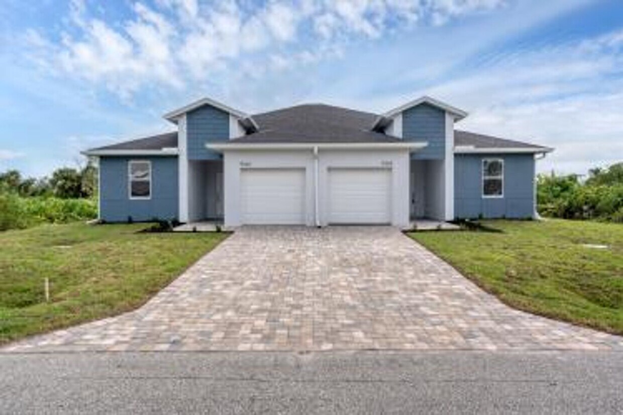 Foto principal - Brand new Duplex stocked with upgrades