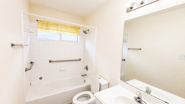 Foto del edificio - 12918 Stratford Mill Ln