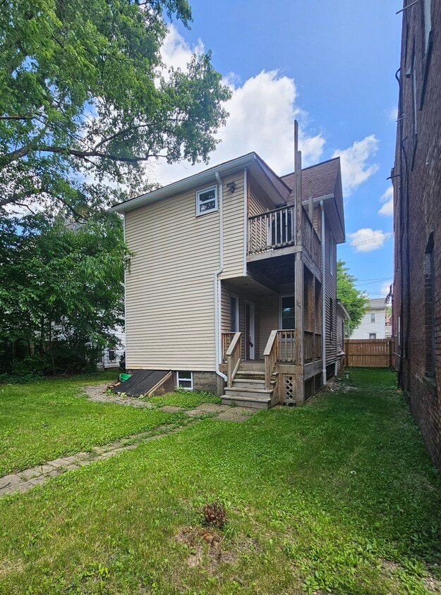 Primary Photo - 621 New Castle Rd