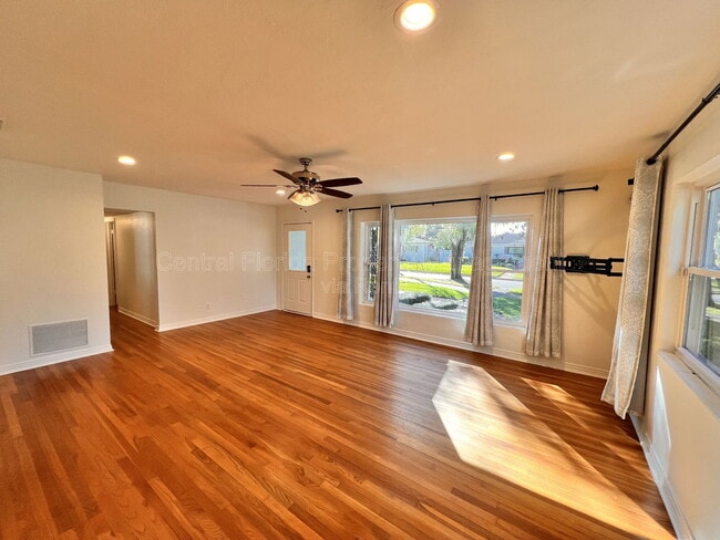 Building Photo - 2203 Montana St