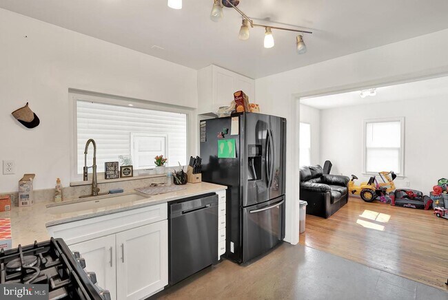 Foto del edificio - 3088 Forrest Ave