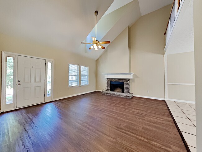 Building Photo - 227 Starlyn Drive