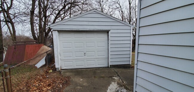 Foto del edificio - 1626 Cherry Ave NE