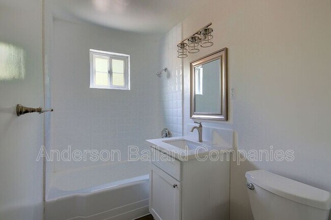 Foto del edificio - 4360 Ocean View Blvd