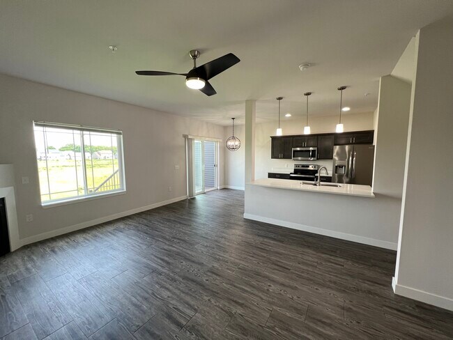 Foto del edificio - 5521 Prairie Place Dr