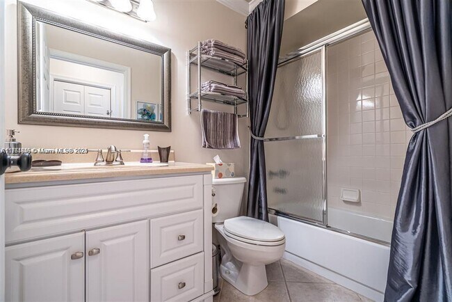 Foto del edificio - 221-221 Waterside Dr