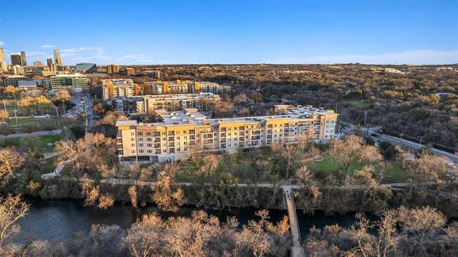 Foto del edificio - 1900 Barton Springs Rd