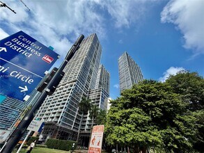 Building Photo - 475 Brickell Ave