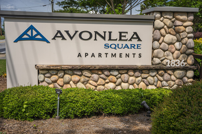 Building Photo - Avonlea Square