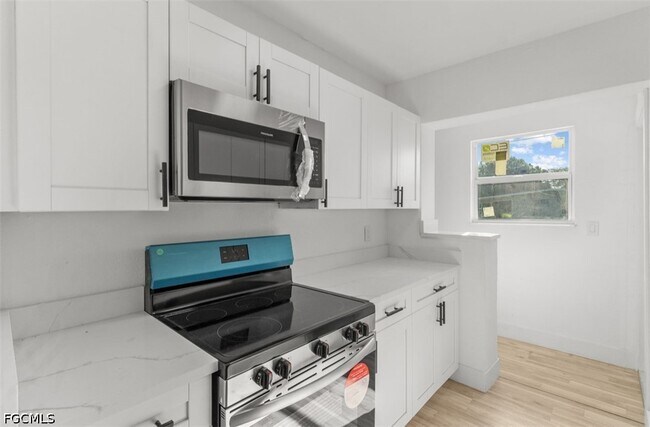 Building Photo - 2352 Ednor St
