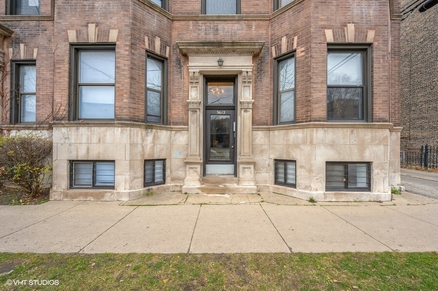 Foto principal - 3610 N Racine Ave