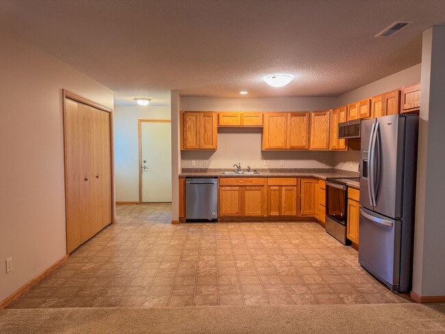 Building Photo - 1611 Gunston Dr