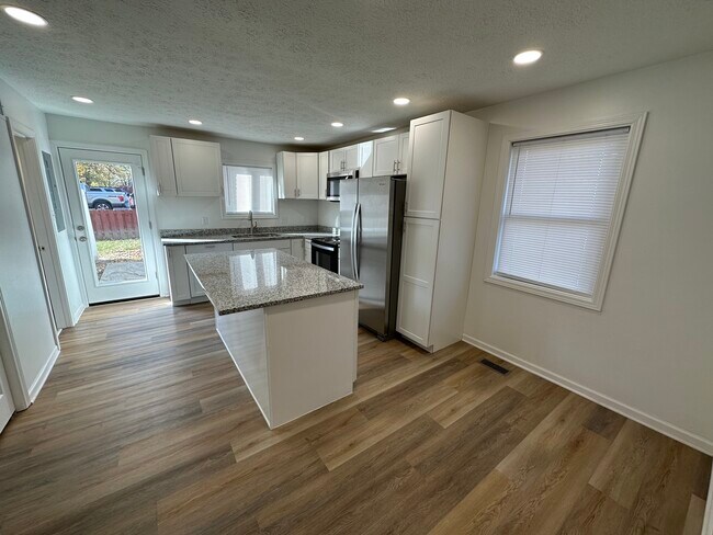 Foto del edificio - 1286 Stonegate Rd