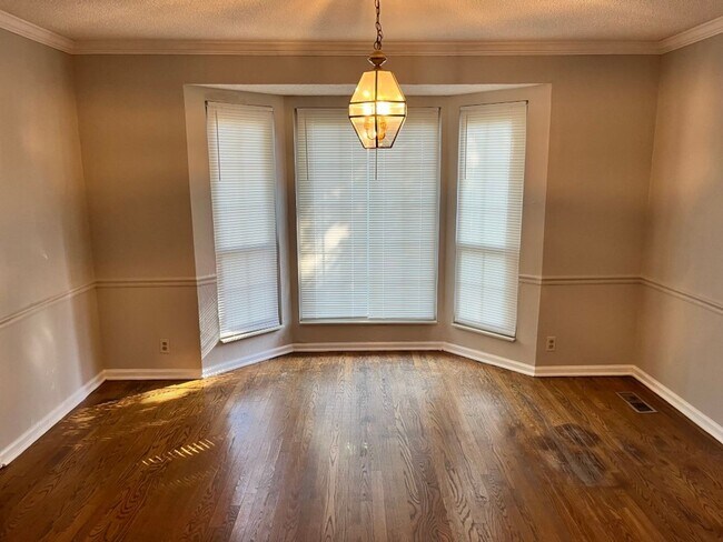 Foto del edificio - Charming 2 Story with great outdoor space ...