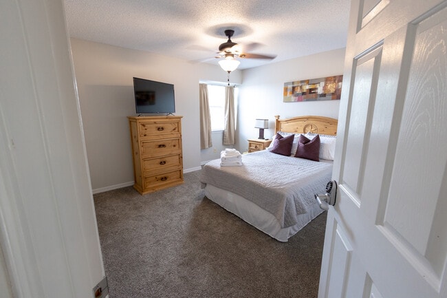 Building Photo - 5200 Pebblestone Dr