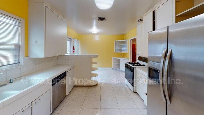 Foto del edificio - 4947 63rd St