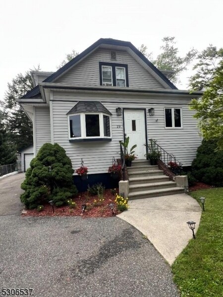 Primary Photo - 19 Linda Vista Ave