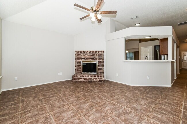 Building Photo - 1621 Cool Springs Dr