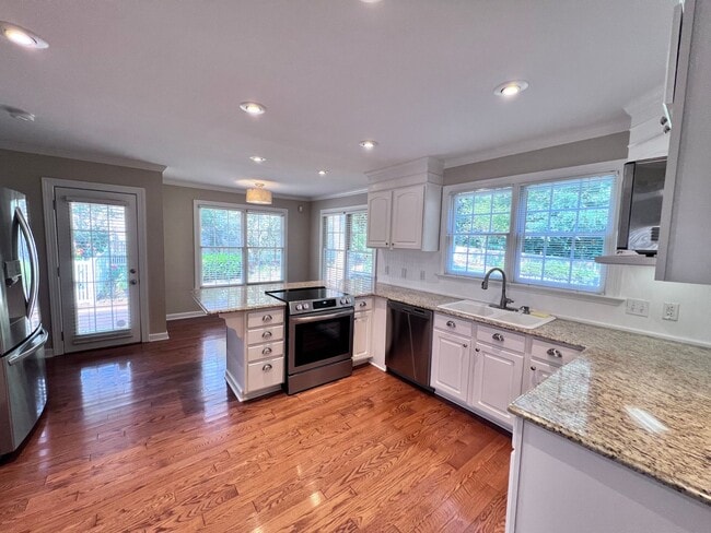 Building Photo - For Rent Clemmons!!