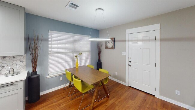 Foto del edificio - 4301 Banister Ln