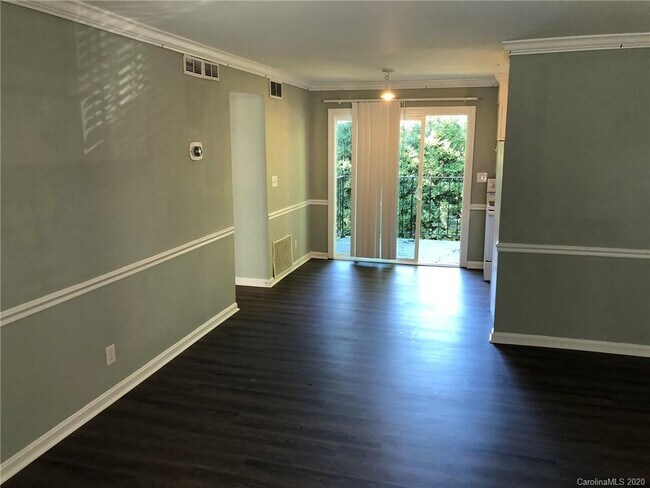 Building Photo - 5903 Quail Hollow Rd