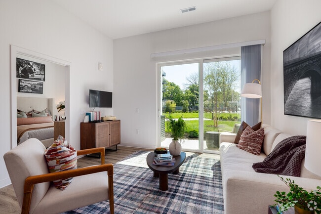 Bonhomme 1BR, 1BA - 718SF - Living Room - Irvington Place
