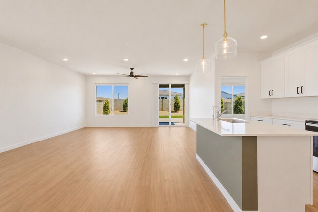 Foto del edificio - 18128 W Soft Wind Dr