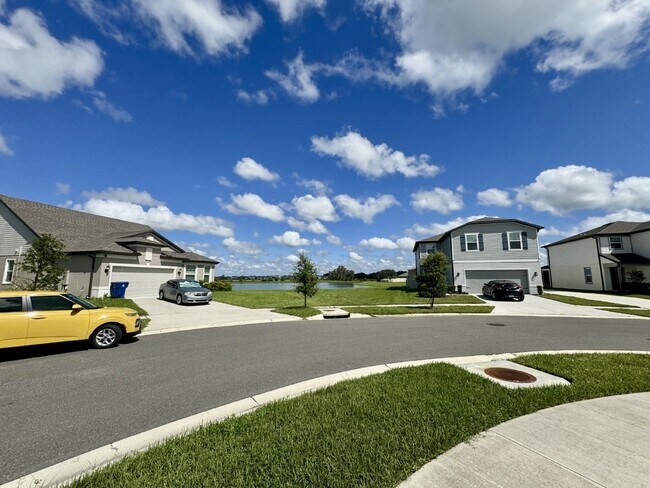 Foto del edificio - Epperson lagoon community-9565 Rally Spring Loop, Wesley Chapel!" WIFI AND CABLE INCLUDED