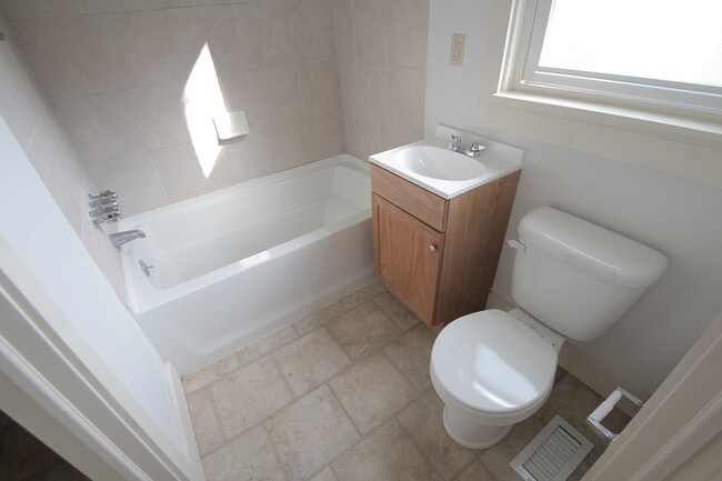 Building Photo - 405 S Trenton Ave