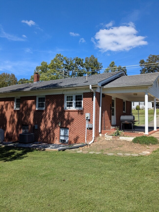 Building Photo - 3815 Powerhouse Rd