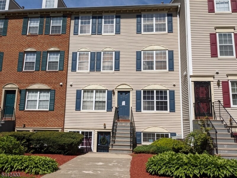 Primary Photo - 7 Colgate Dr