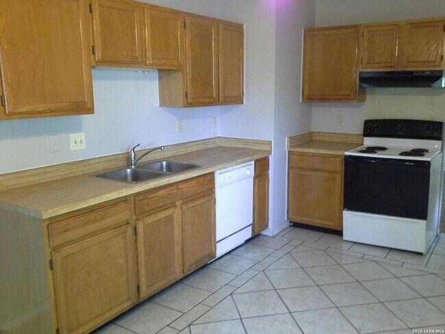 Foto del edificio - 8448 Dixon Ridge Dr