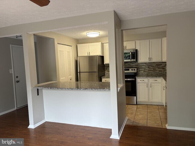 Building Photo - 3503 Wedgewood Ct