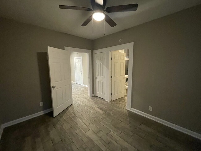 Foto del edificio - 204 E Dewey Pl