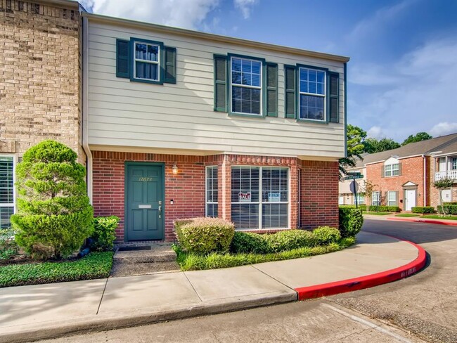 Building Photo - 12673 Rip Van Winkle Dr
