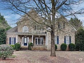 Building Photo - 4001 Belle Meade Cir