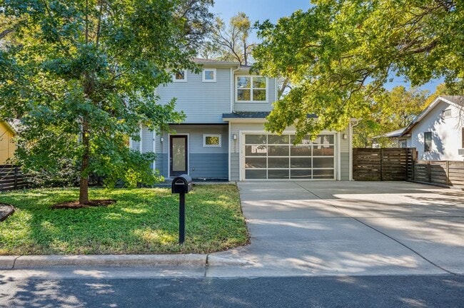 Building Photo - 3209 Govalle Ave