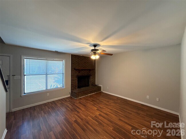Foto del edificio - 2325 Brookview Ct