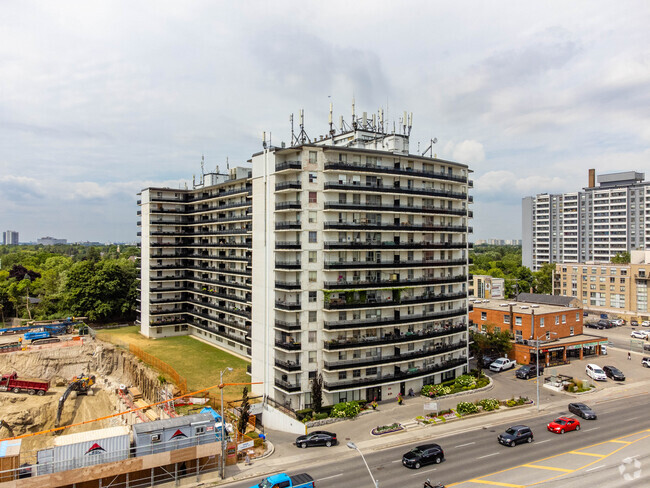 Building Photo - Res @ Y & C