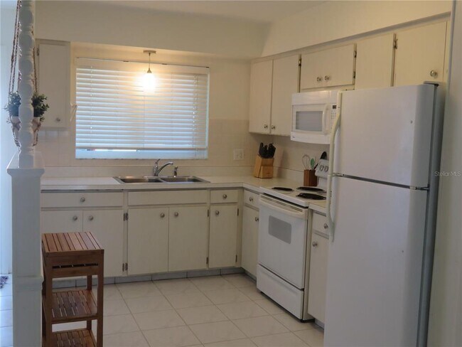 Building Photo - 171 Golf Club Ln