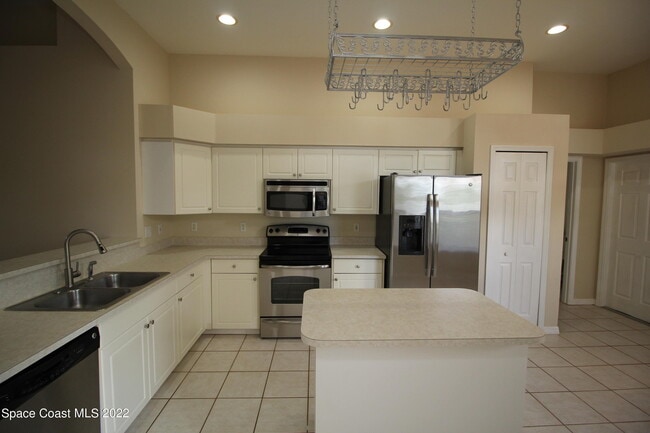 Building Photo - 4411 Portage Trail