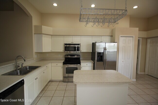 Foto del edificio - 4411 Portage Trail