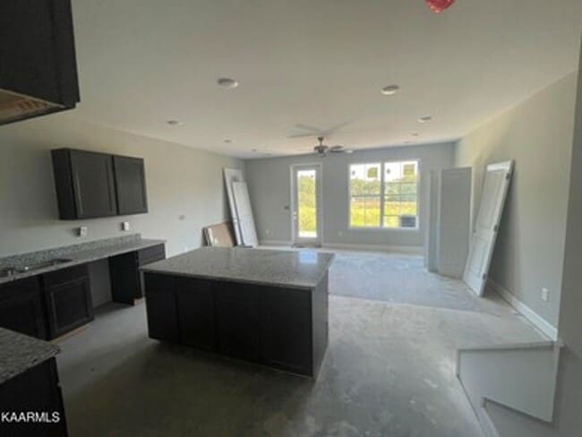 Building Photo - 292 Judson Wy
