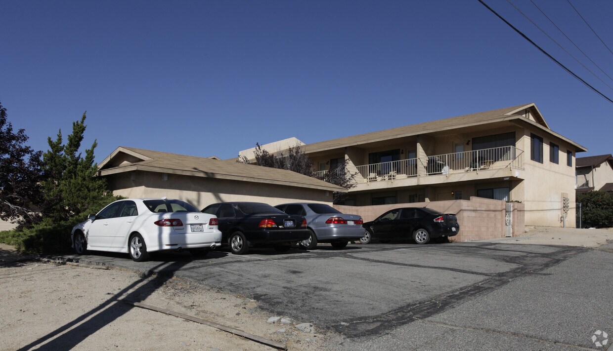Building Photo - 16383 Apple Valley Rd